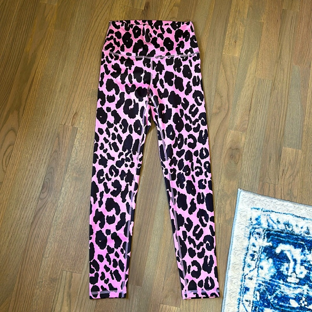 Fleo “Pink Leopard” Leggings